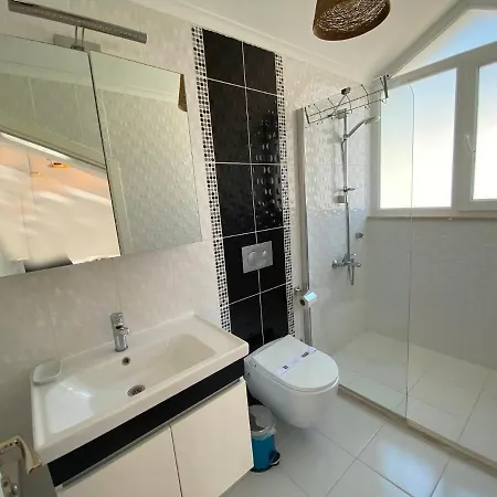 Villa White House, 4 Bedroom, Large Private Pool, Close To Amenities *