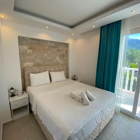 White House, 4 Bedroom, Large Private Pool, Close To Amenities *