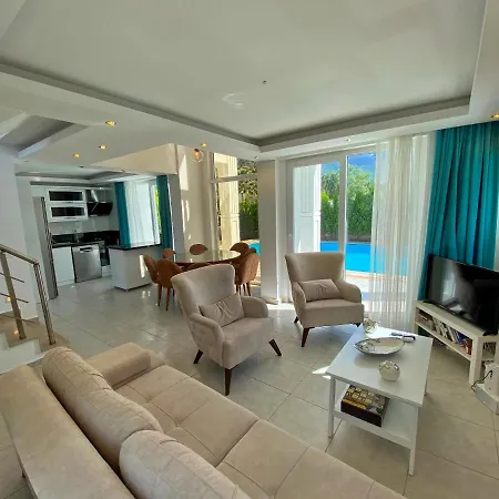 Villa White House, 4 Bedroom, Large Private Pool, Close To Amenities Fethiye