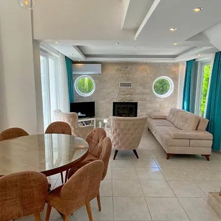 Villa White House, 4 Bedroom, Large Private Pool, Close To Amenities