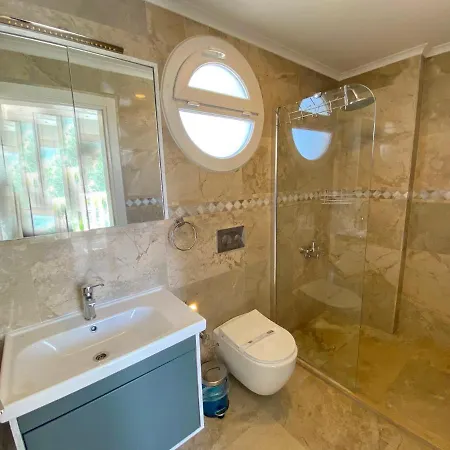 White House, 4 Bedroom, Large Private Pool, Close To Amenities Villa Fethiye