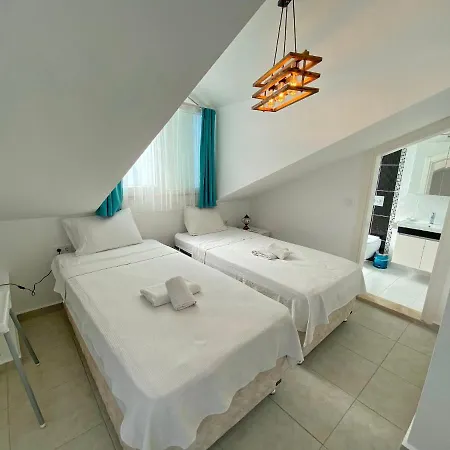 White House, 4 Bedroom, Large Private Pool, Close To Amenities Fethiye