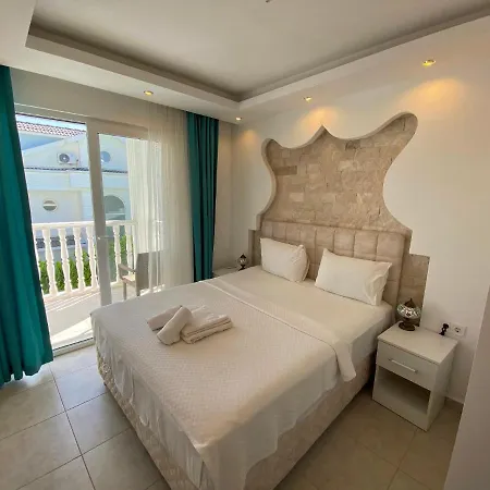 White House, 4 Bedroom, Large Private Pool, Close To Amenities Villa Fethiye