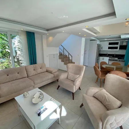 White House, 4 Bedroom, Large Private Pool, Close To Amenities Villa Fethiye